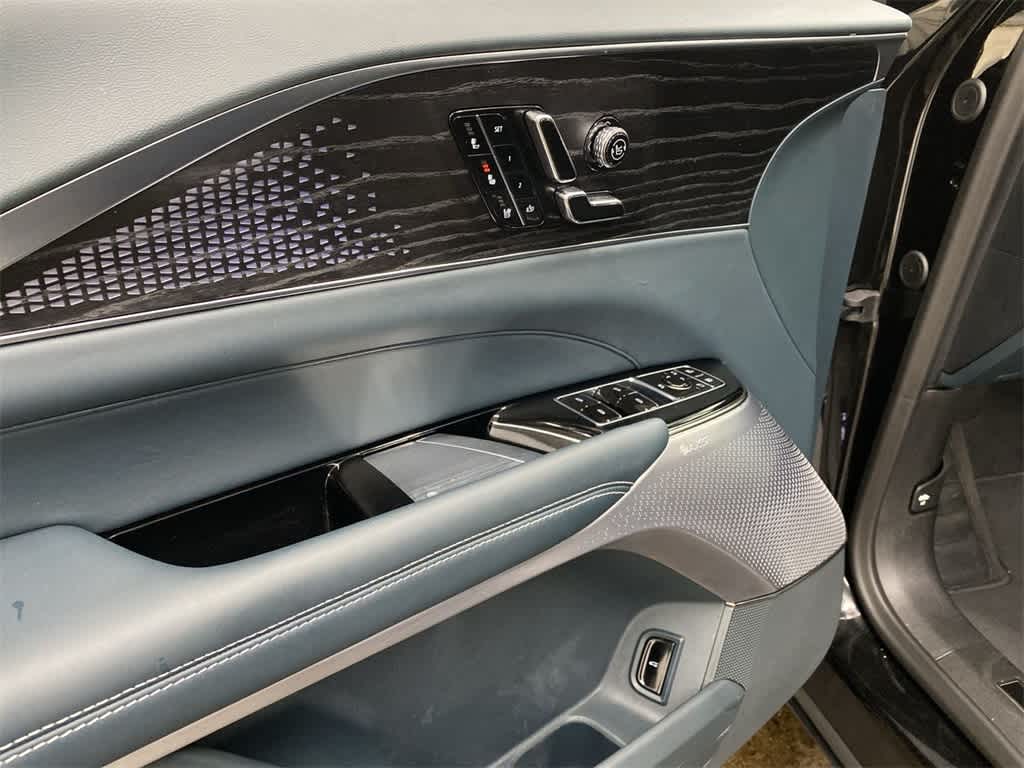 Thumbnail: 2025 Cadillac Lyriq - 15