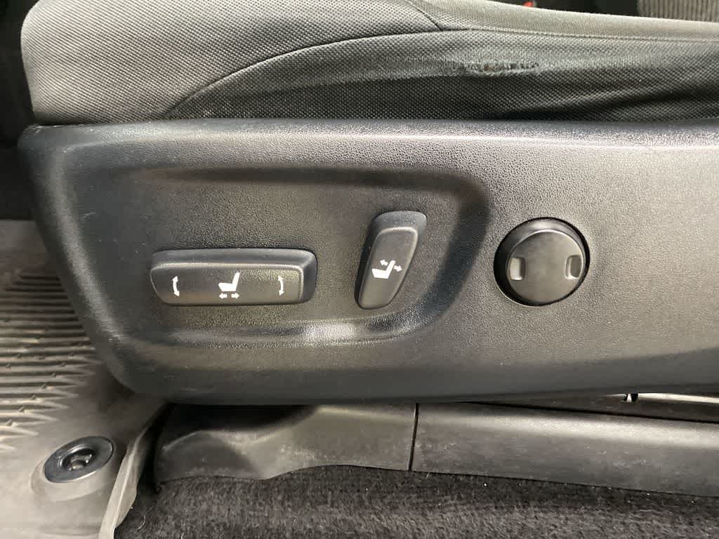 Thumbnail: 2019 Toyota 4Runner - 14