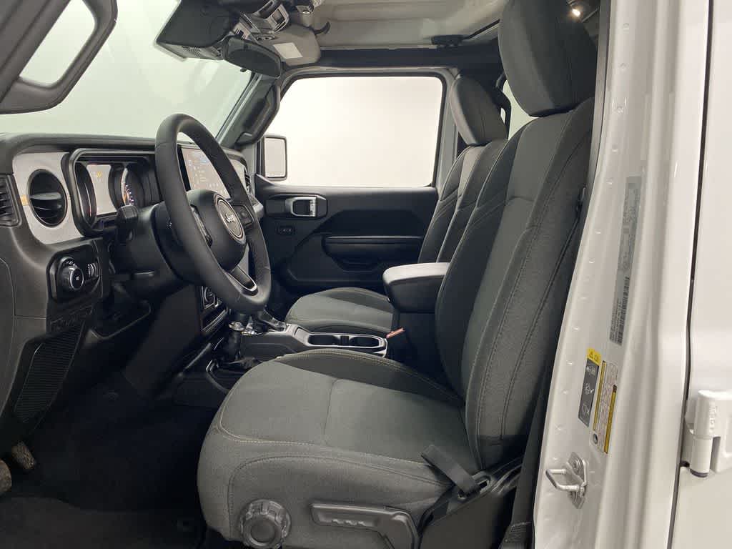 Thumbnail: 2025 Jeep Wrangler - 13