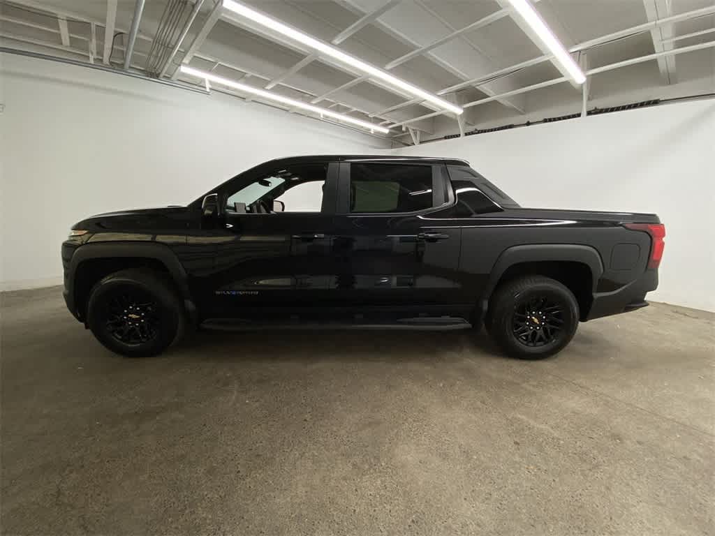 Thumbnail: 2024 Chevrolet Silverado EV - 3