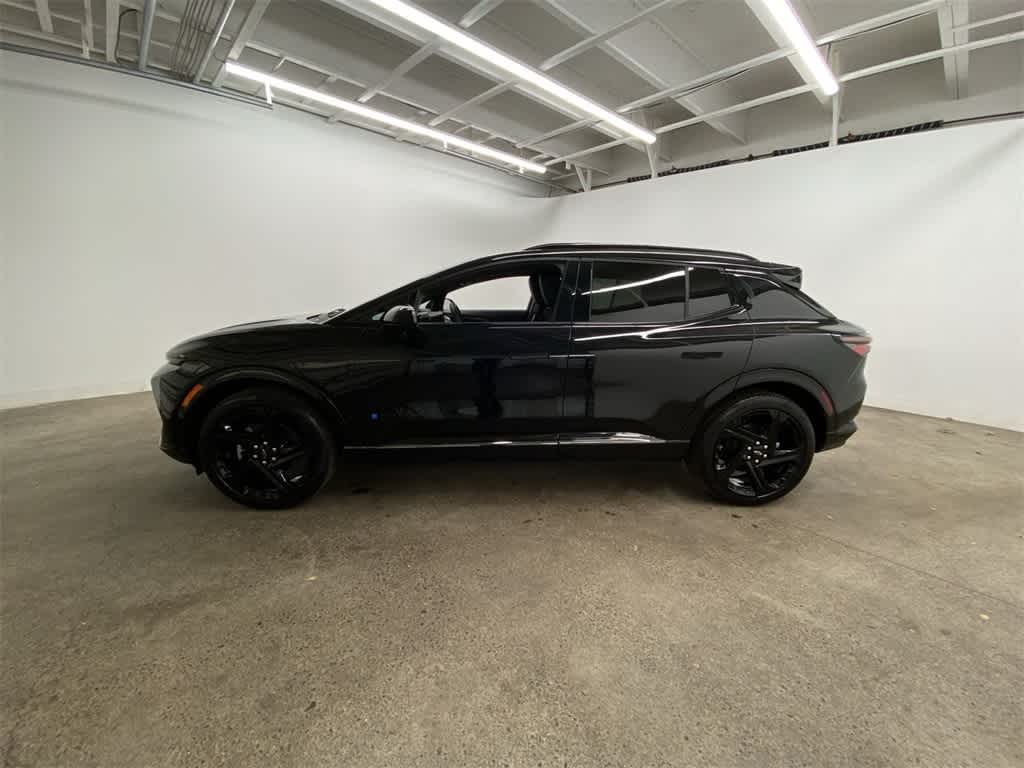 Thumbnail: 2024 Chevrolet Equinox - 3