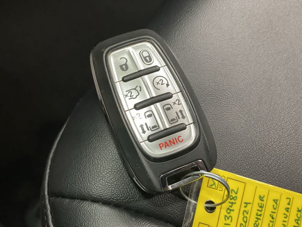 Thumbnail: 2024 Chrysler Pacifica - 30