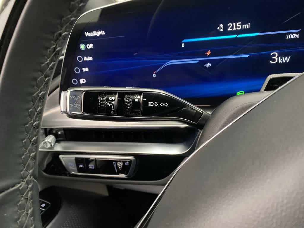 Thumbnail: 2025 Cadillac Lyriq - 23