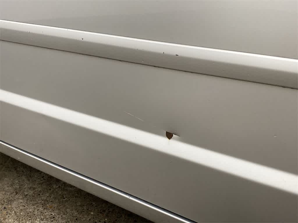 Thumbnail: 2010 Volkswagen Routan - 36