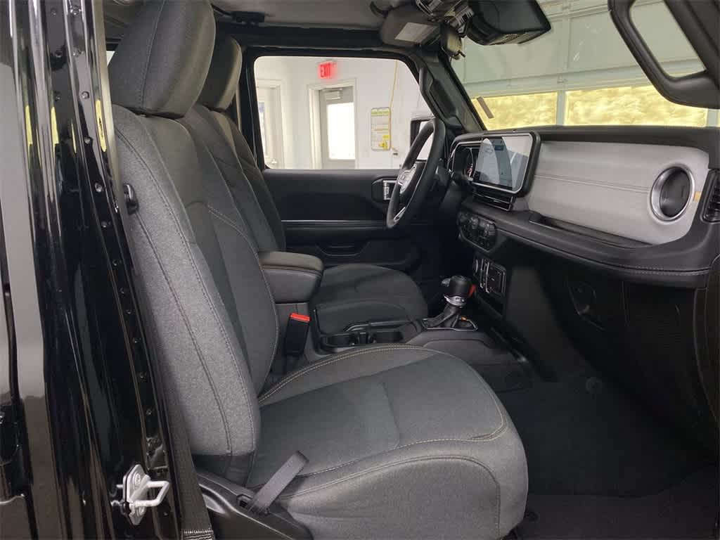 Thumbnail: 2025 Jeep Wrangler - 18