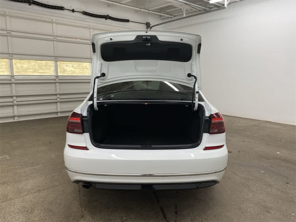 Thumbnail: 2018 Volkswagen Passat - 29