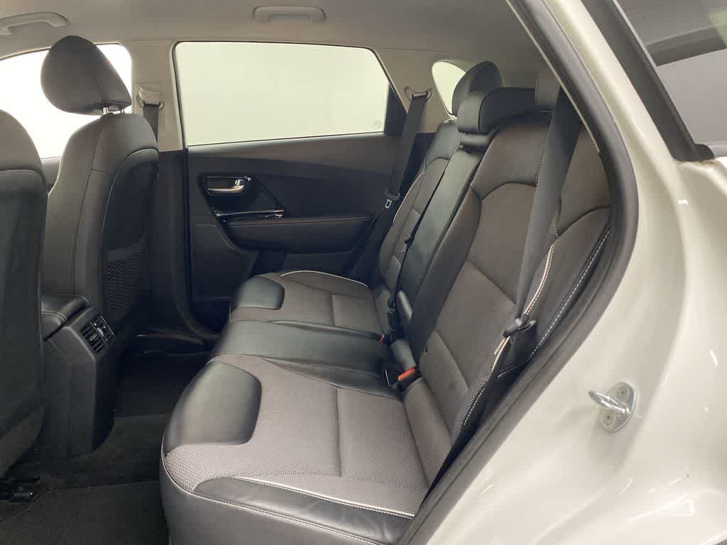 Thumbnail: 2022 Kia Niro - 18