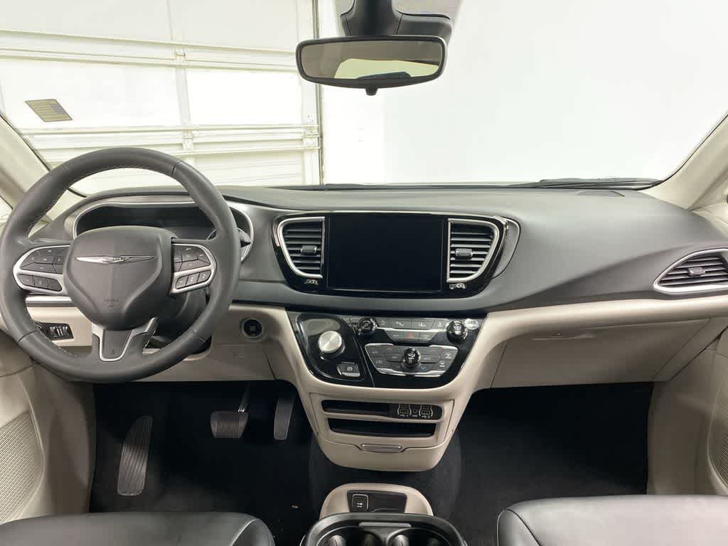 Thumbnail: 2024 Chrysler Pacifica - 14