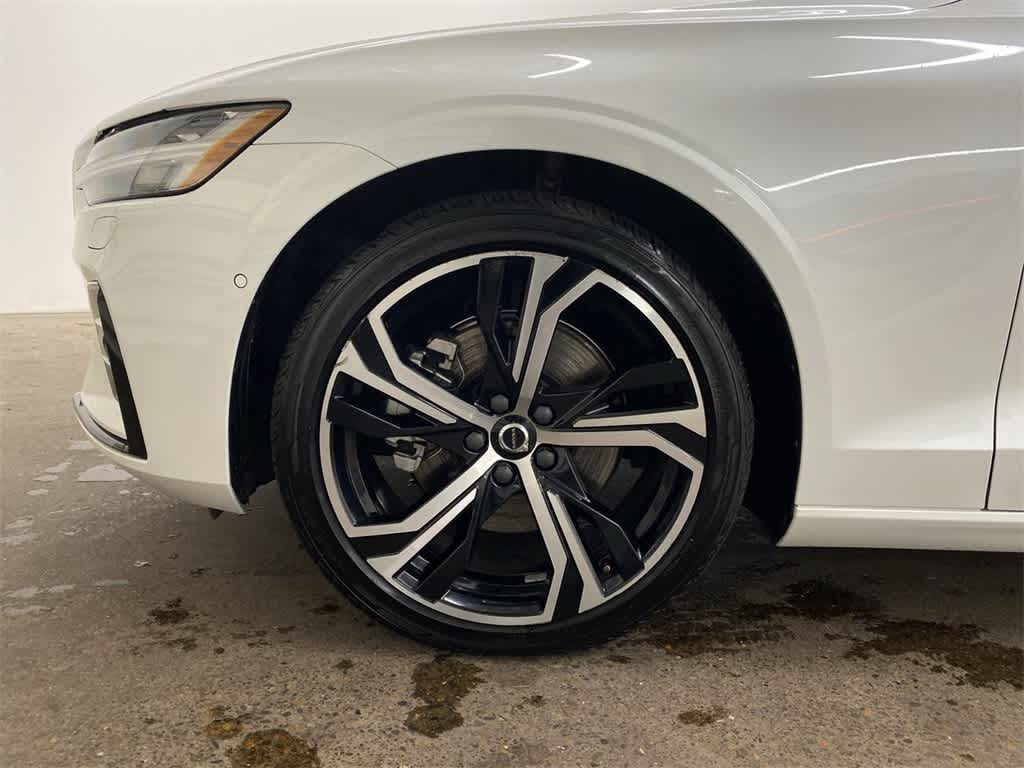 Thumbnail: 2024 Volvo S60 - 12