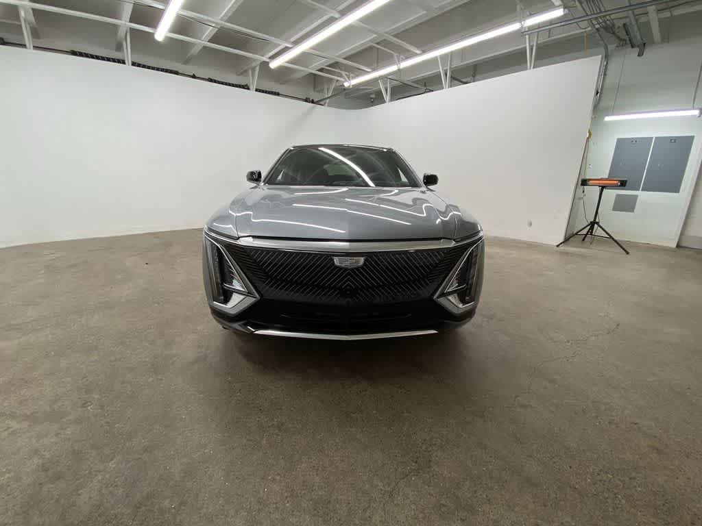 Thumbnail: 2024 Cadillac Lyriq - 9