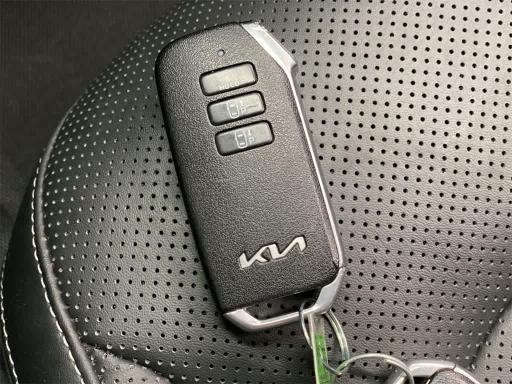 Thumbnail: 2023 Kia EV6 - 31