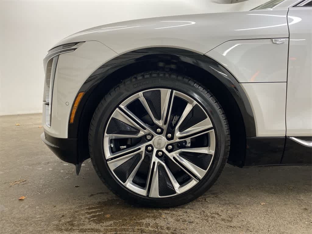 Thumbnail: 2025 Cadillac Lyriq - 12