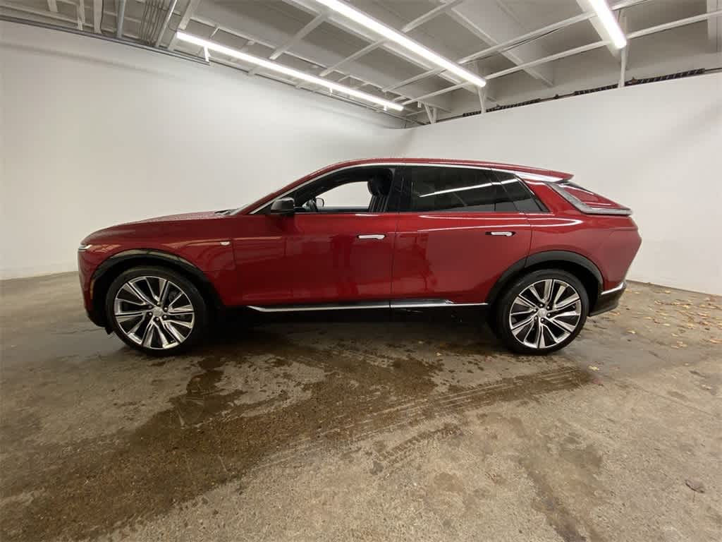 Thumbnail: 2025 Cadillac Lyriq - 3