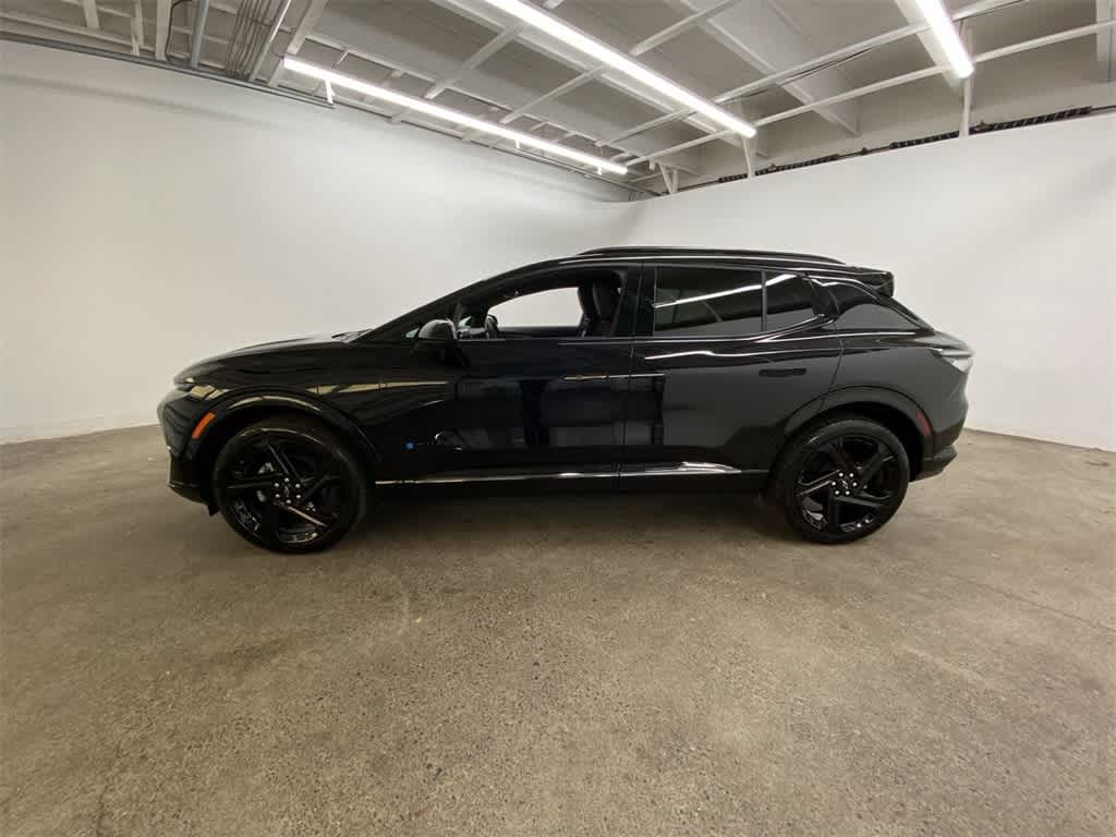 Thumbnail: 2024 Chevrolet Equinox - 3