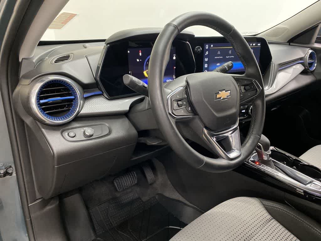 Thumbnail: 2025 Chevrolet Trax - 2