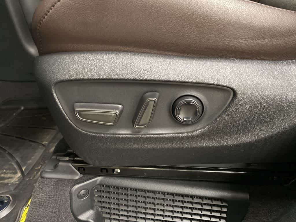 Thumbnail: 2024 Toyota Sienna - 14