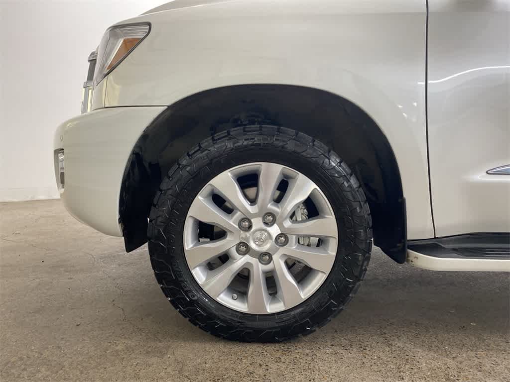 Thumbnail: 2019 Toyota Sequoia - 11