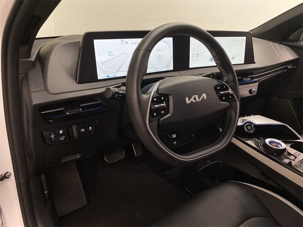 Thumbnail: 2023 Kia EV6 - 2