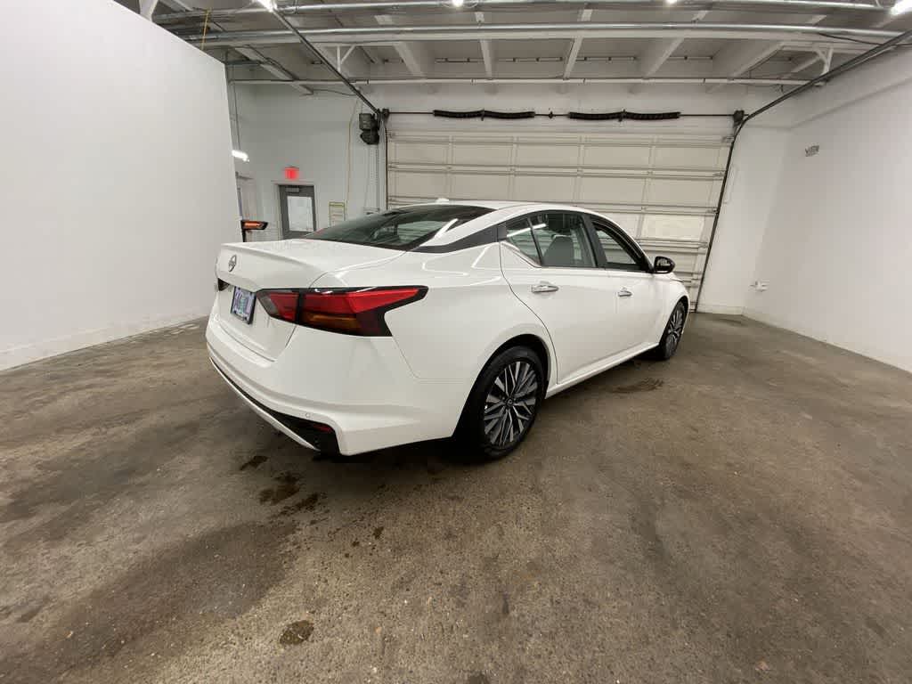 Thumbnail: 2025 Nissan Altima - 6