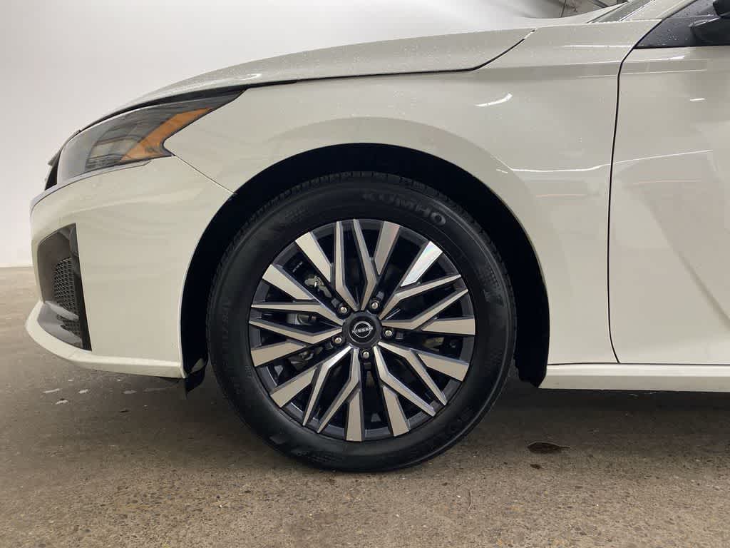 Thumbnail: 2025 Nissan Altima - 11