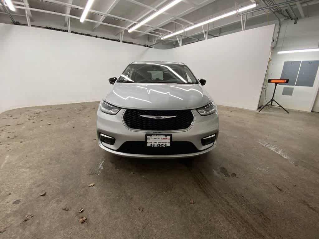 Thumbnail: 2024 Chrysler Pacifica - 9