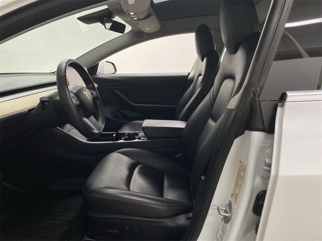 Thumbnail: 2018 Tesla Model 3 - 13