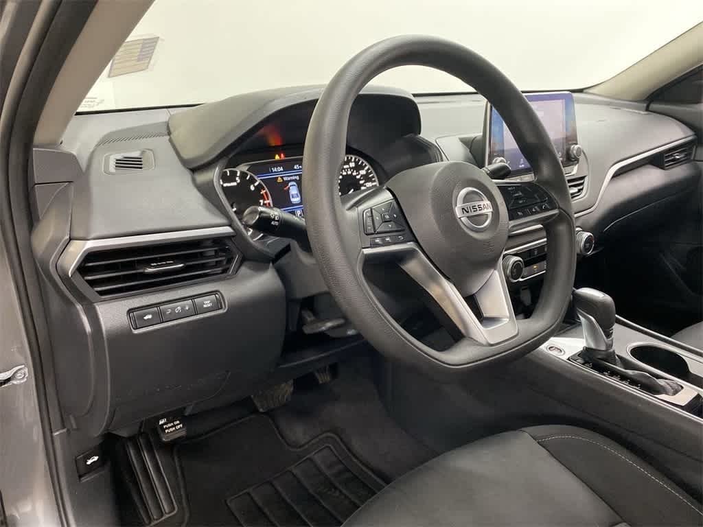 2022 Nissan Altima SV 2