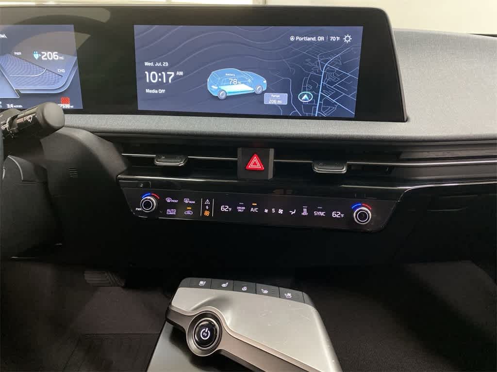 Thumbnail: 2023 Kia EV6 - 25