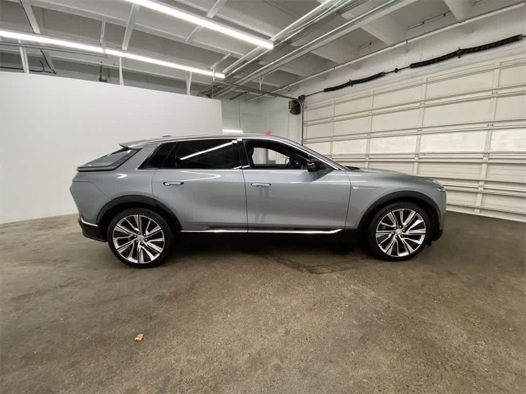 Thumbnail: 2024 Cadillac Lyriq - 7