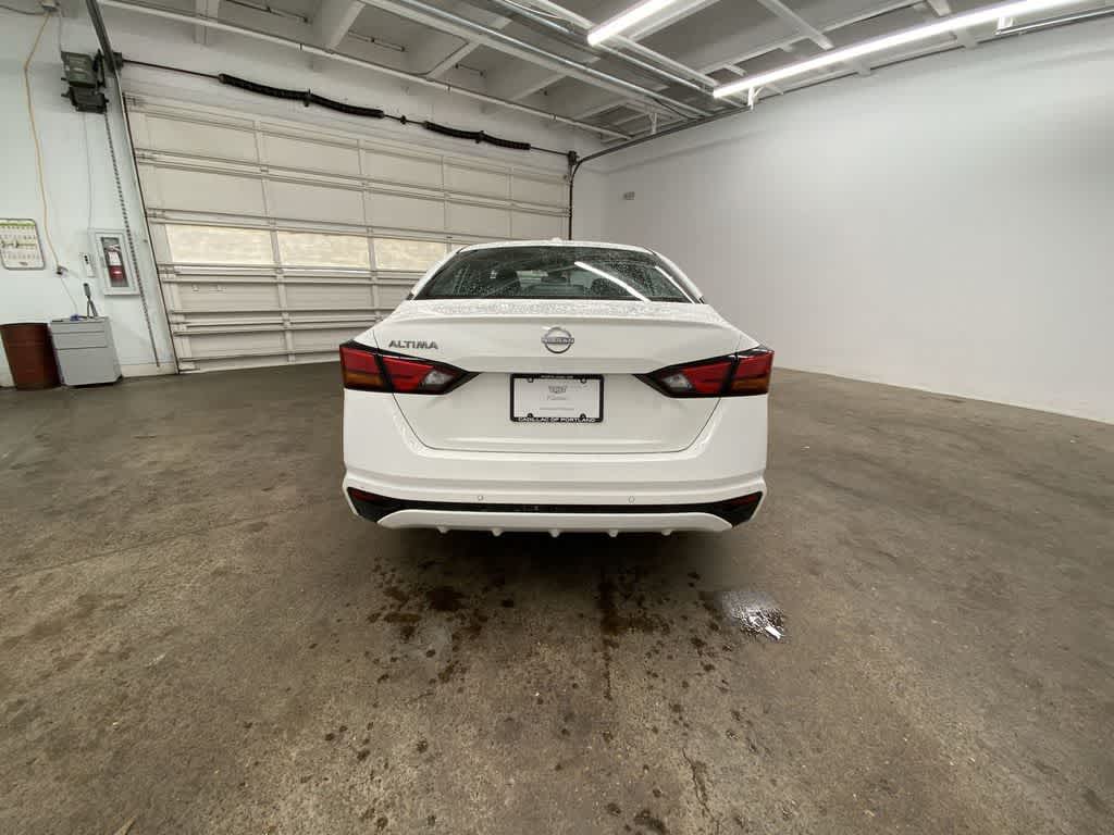 Thumbnail: 2025 Nissan Altima - 5