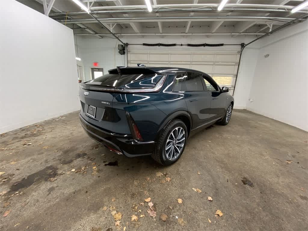 Thumbnail: 2024 Cadillac Lyriq - 6