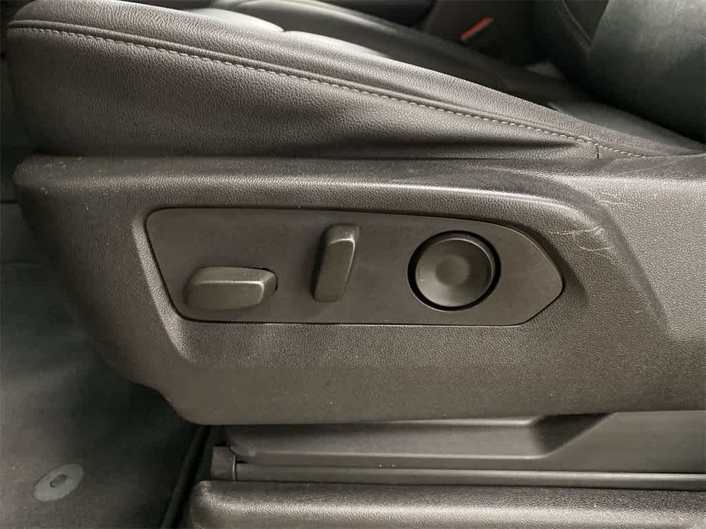 Thumbnail: 2023 Chevrolet Tahoe - 14