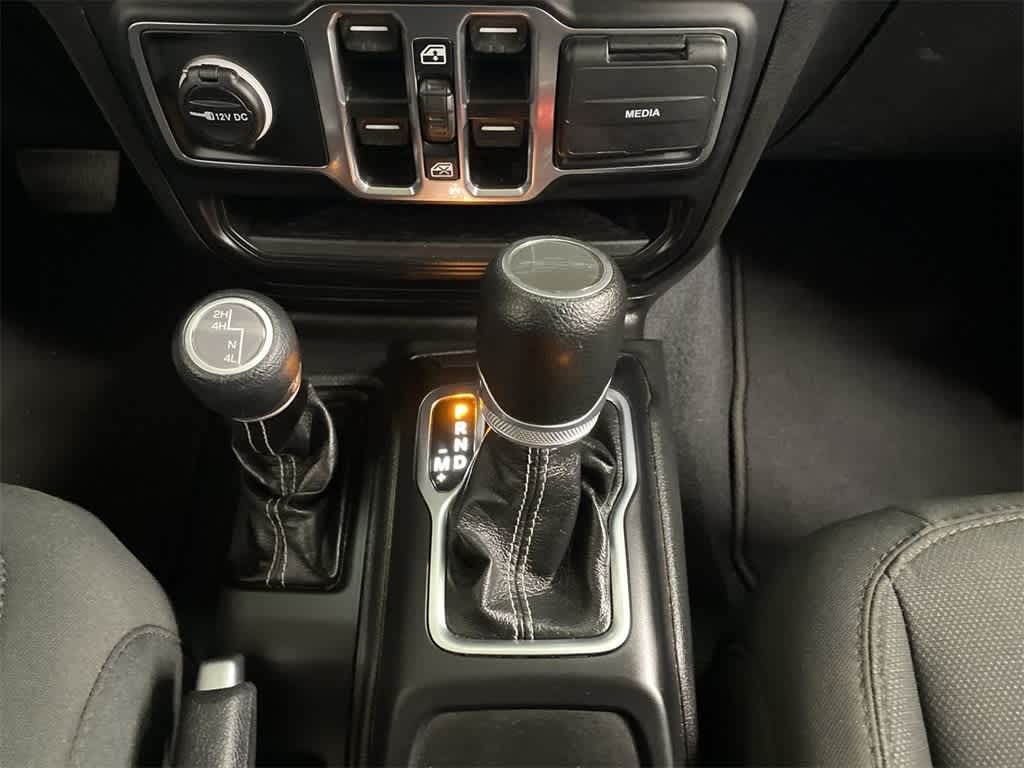 Thumbnail: 2023 Jeep Gladiator - 26