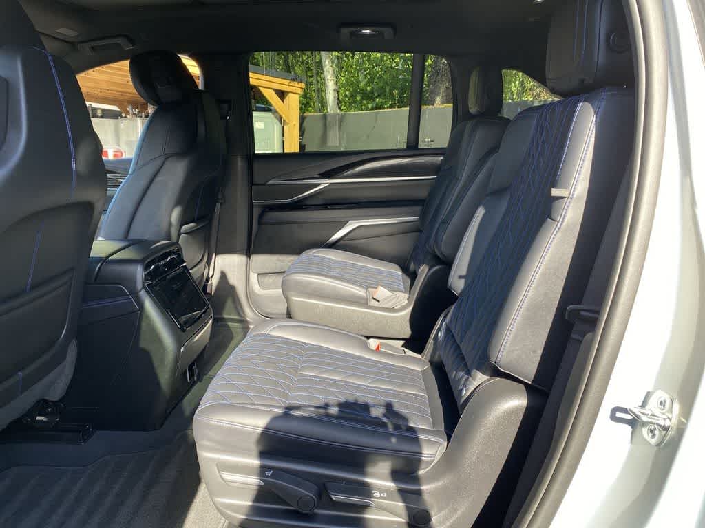 Thumbnail: 2025 Cadillac Escalade IQ - 17