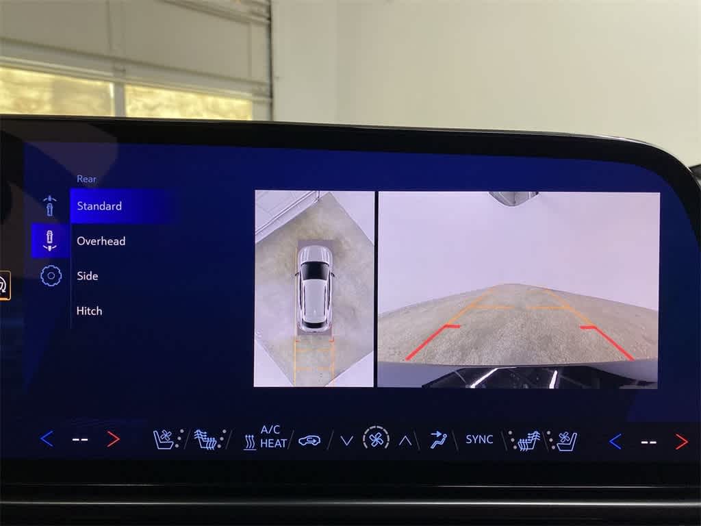 Thumbnail: 2024 Chevrolet Equinox - 26