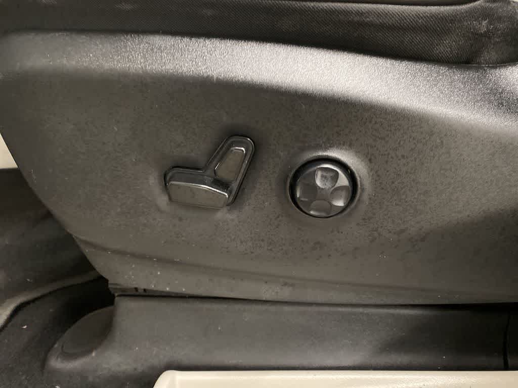 Thumbnail: 2023 Chrysler Pacifica - 15