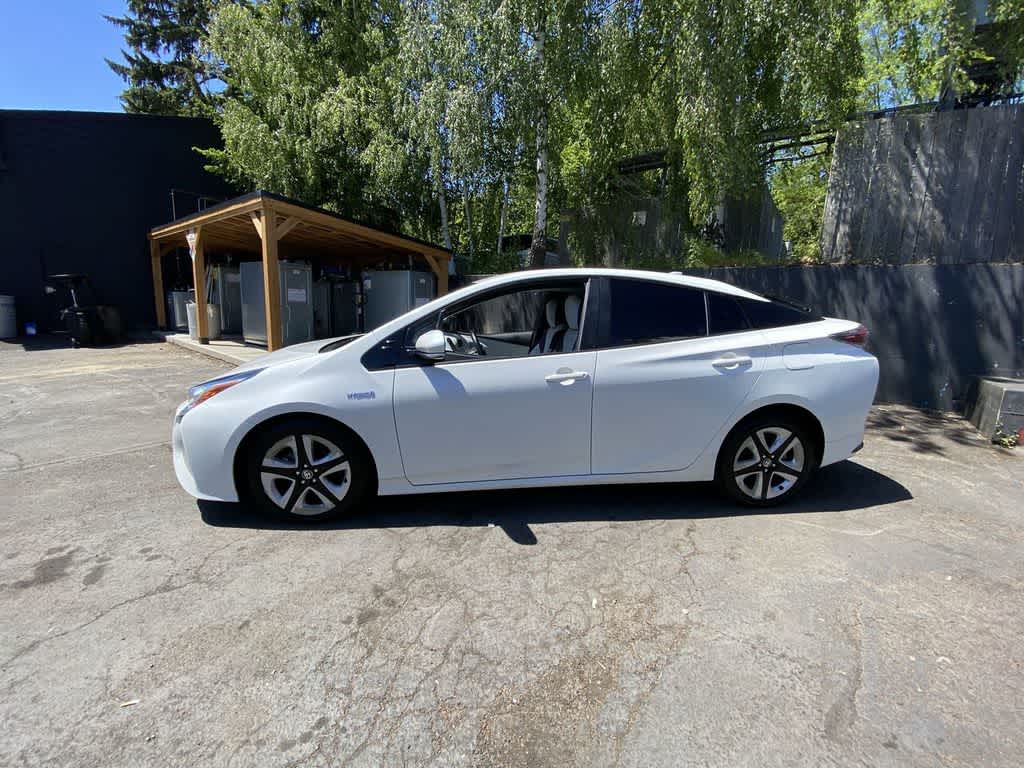 Thumbnail: 2016 Toyota Prius - 3