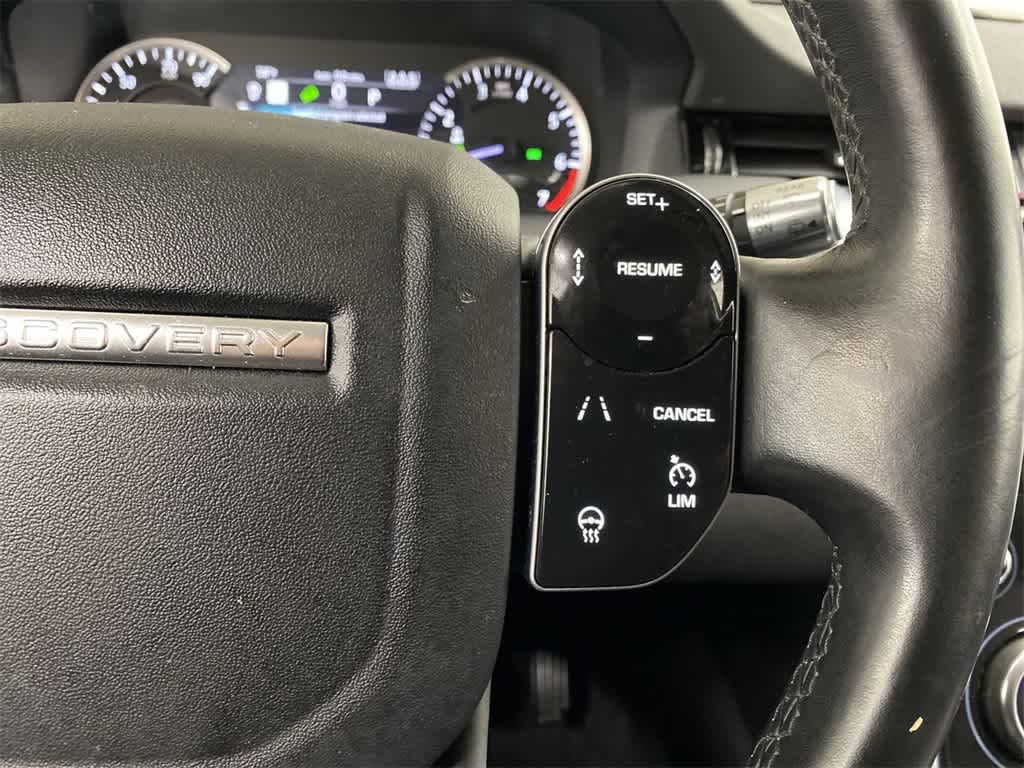 Thumbnail: 2020 Land Rover Discovery Sport - 23