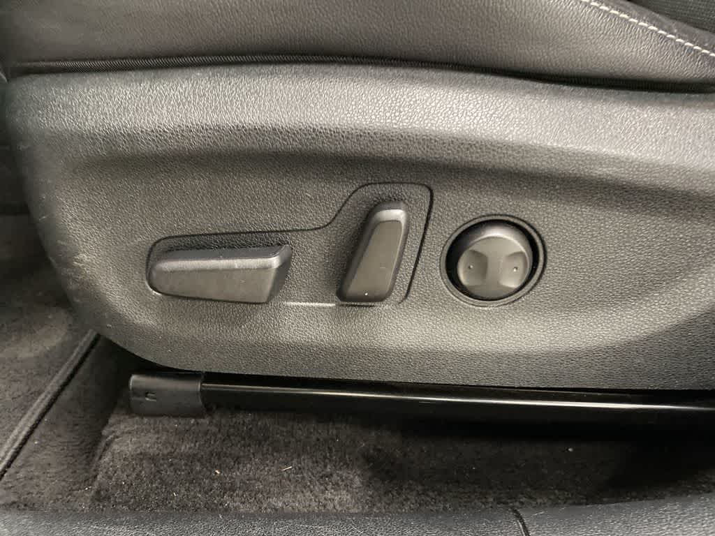 Thumbnail: 2022 Kia Niro - 16