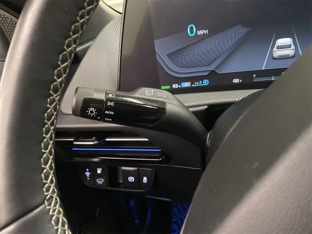 Thumbnail: 2022 Kia EV6 - 25