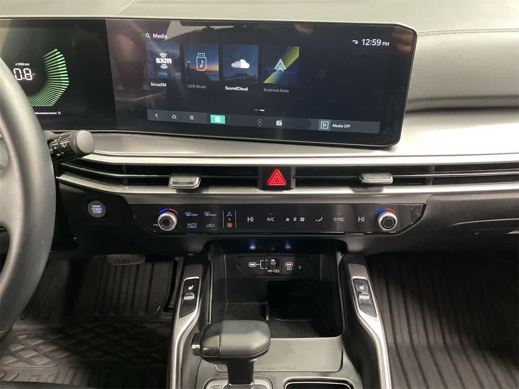 Thumbnail: 2025 Kia Sorento - 25