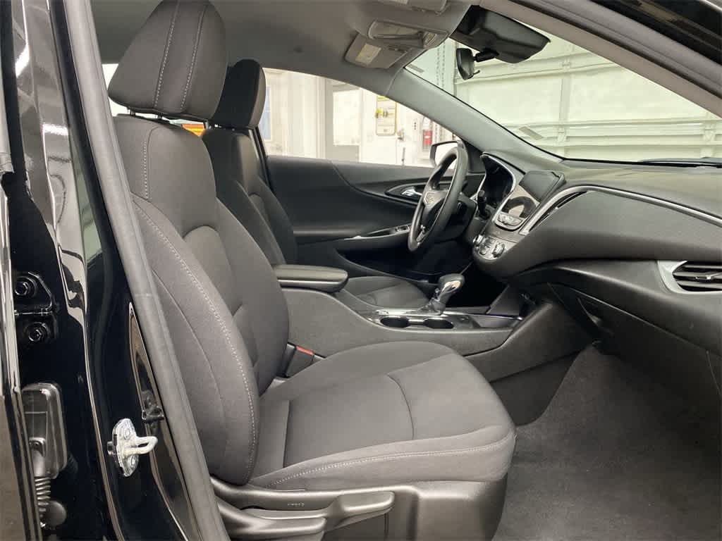 Thumbnail: 2023 Chevrolet Malibu - 18