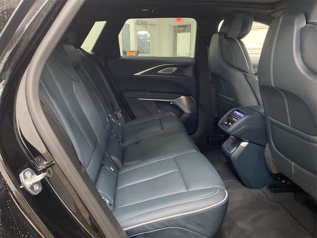 Thumbnail: 2025 Cadillac Lyriq - 18