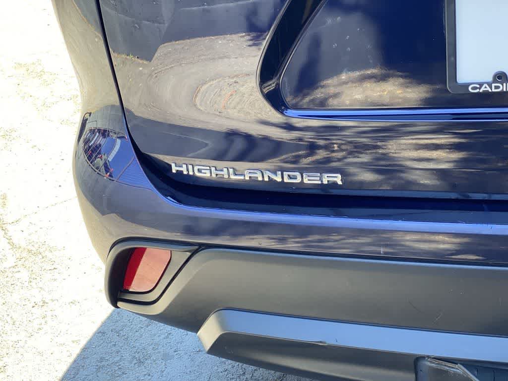 Thumbnail: 2021 Toyota Highlander - 10