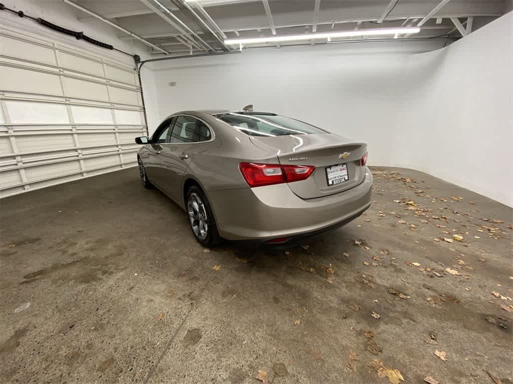 Thumbnail: 2023 Chevrolet Malibu - 4