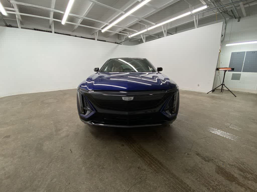 Thumbnail: 2025 Cadillac Lyriq - 9