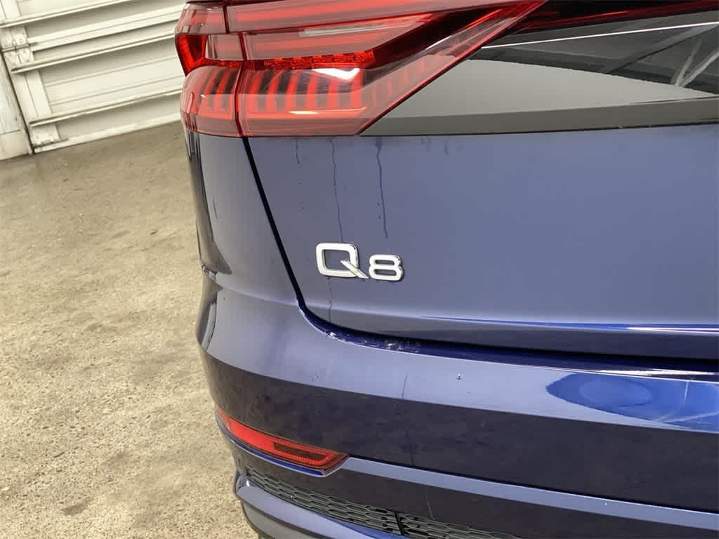 Thumbnail: 2019 Audi Q8 - 10
