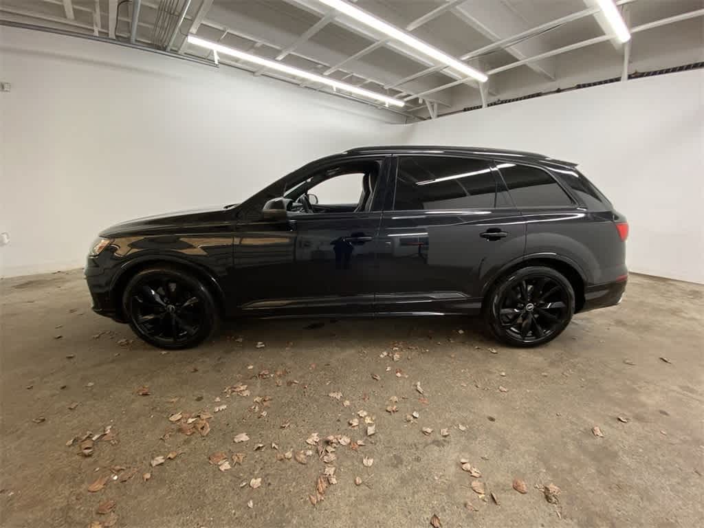 Thumbnail: 2021 Audi SQ7 - 3