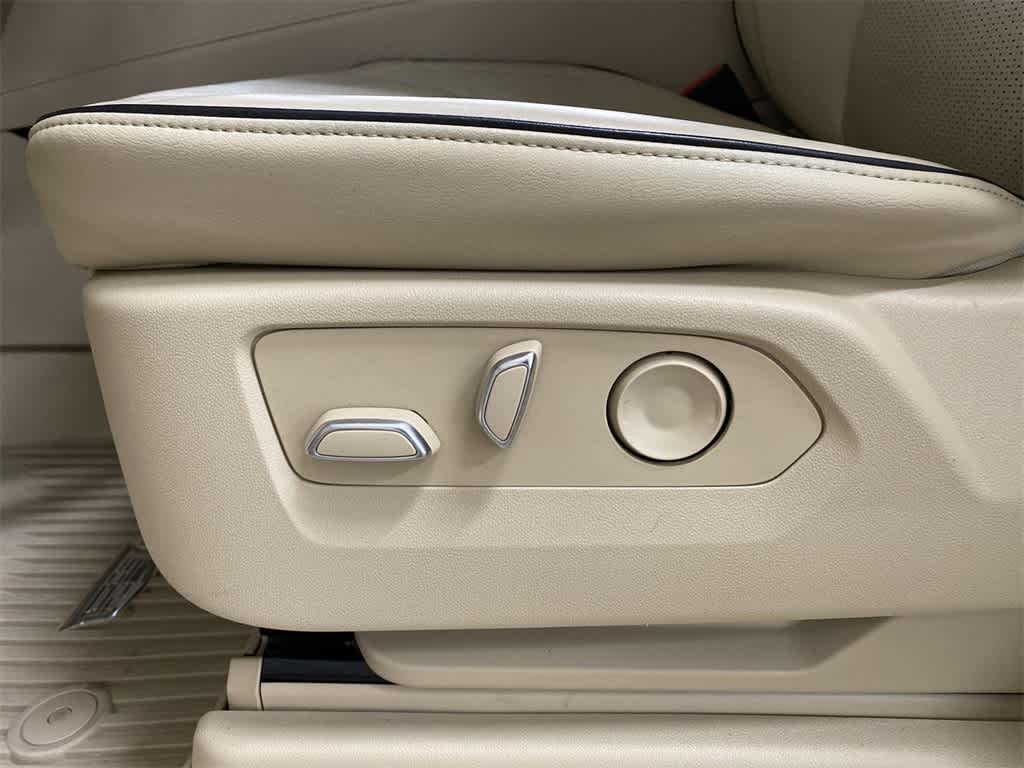 Thumbnail: 2023 Cadillac Escalade - 16