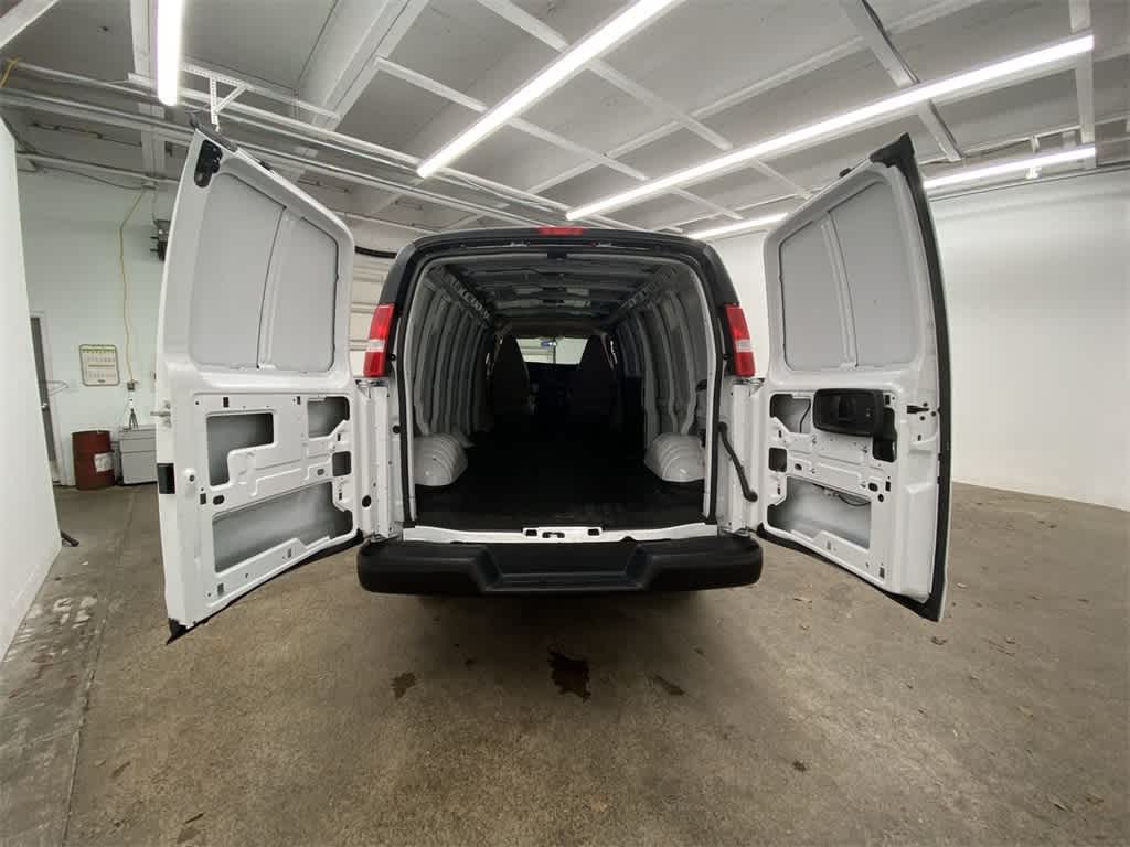 2023 Chevrolet Express 2500 27